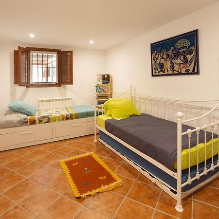 Detached Villa For 6 People In Lloret De Mar With Comunal Outdoor Swimming Pool Puigventos Ngoại thất bức ảnh