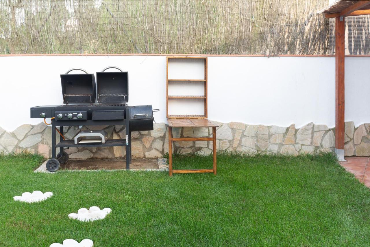 Detached Villa For 6 People In Lloret De Mar With Comunal Outdoor Swimming Pool Puigventos Ngoại thất bức ảnh