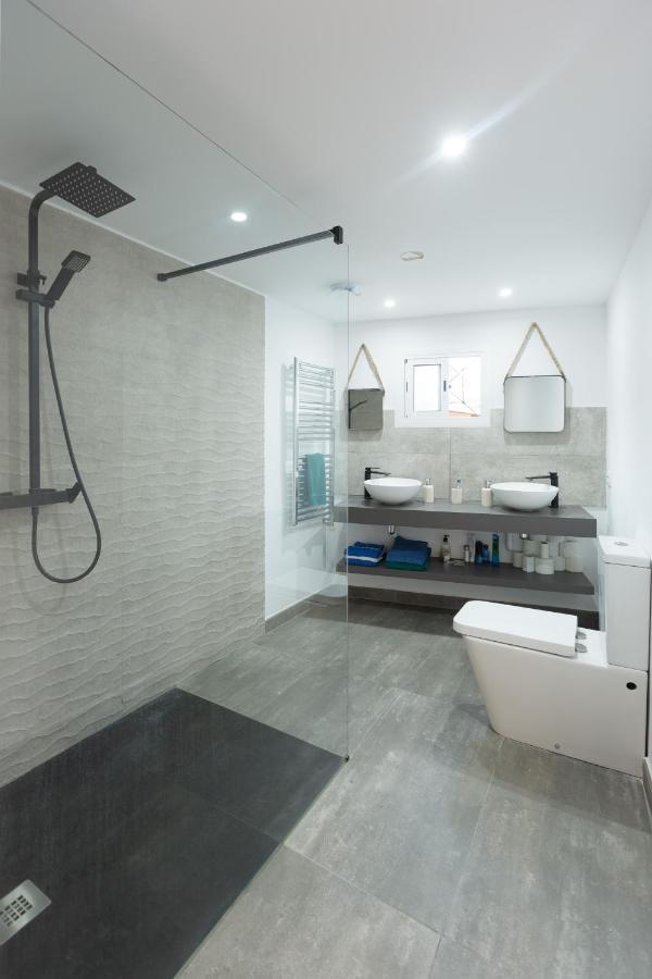 Detached Villa For 6 People In Lloret De Mar With Comunal Outdoor Swimming Pool Puigventos Ngoại thất bức ảnh