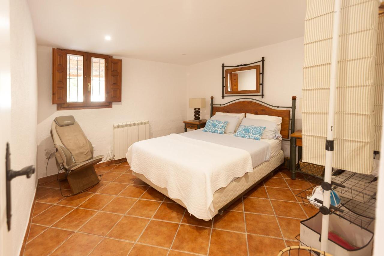 Detached Villa For 6 People In Lloret De Mar With Comunal Outdoor Swimming Pool Puigventos Ngoại thất bức ảnh